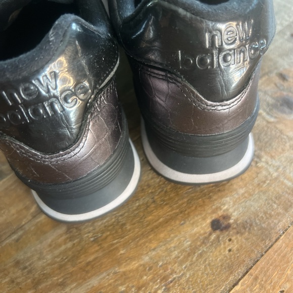 New Balance Metallic Silver and Black Athletic Shoes - Picture 6 of 7